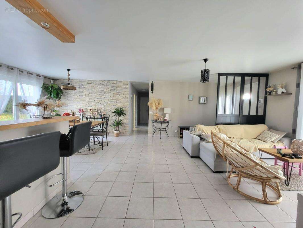 Maison à SERMAISES
