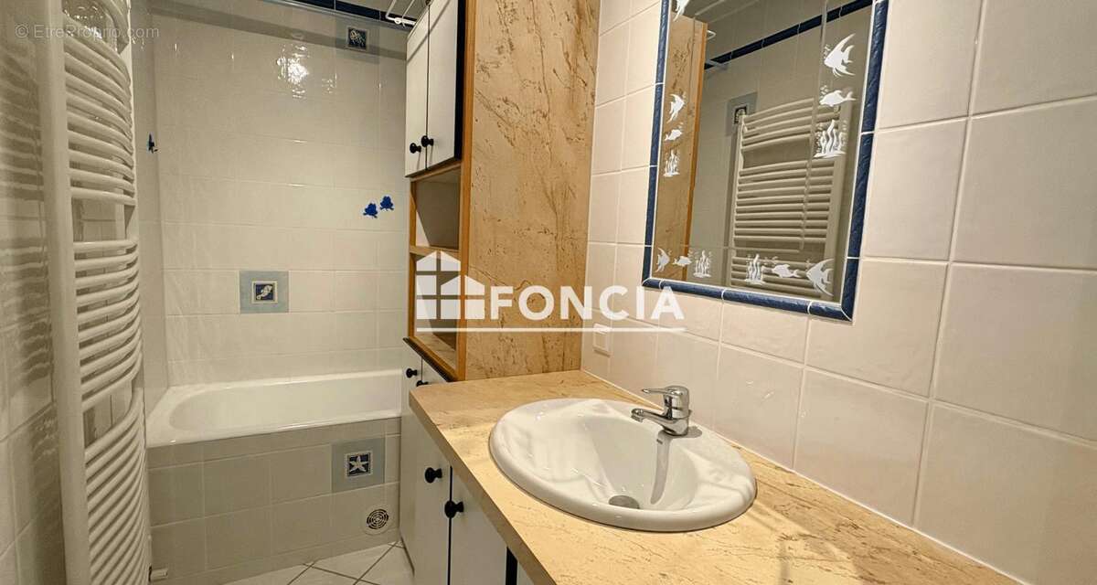 Appartement à EAUX-BONNES