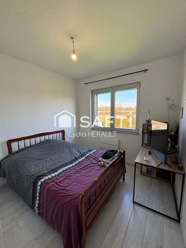 Maison 168 m² à Gondeville  - photo 6