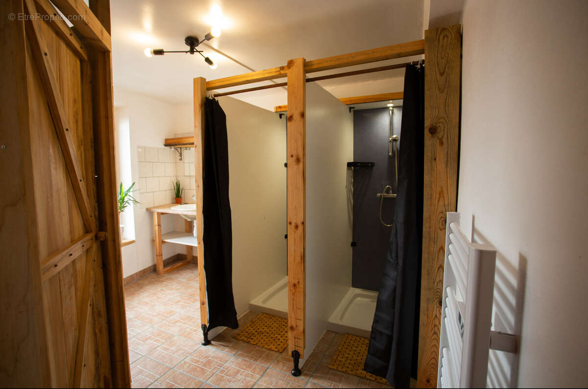 Commerce à SAINT-ALBAN-SUR-LIMAGNOLE