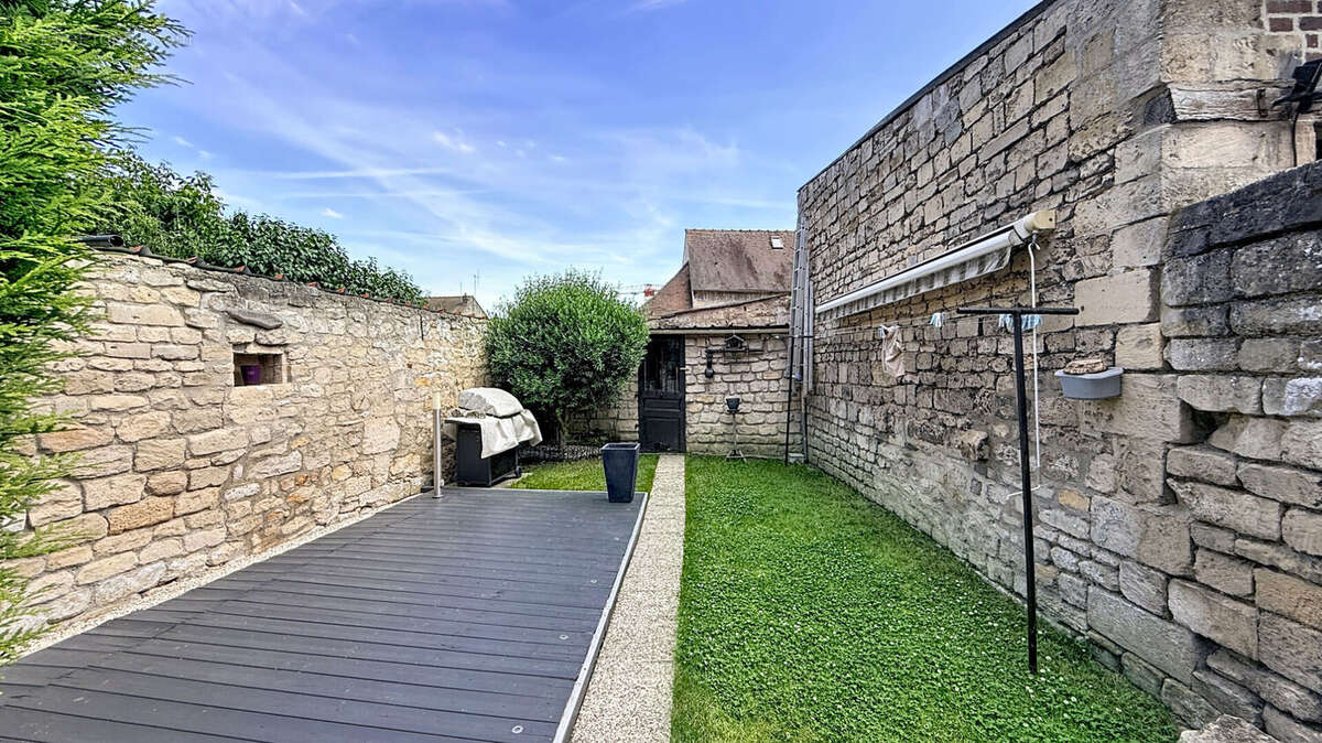 Maison à SAINT-LEU-D'ESSERENT