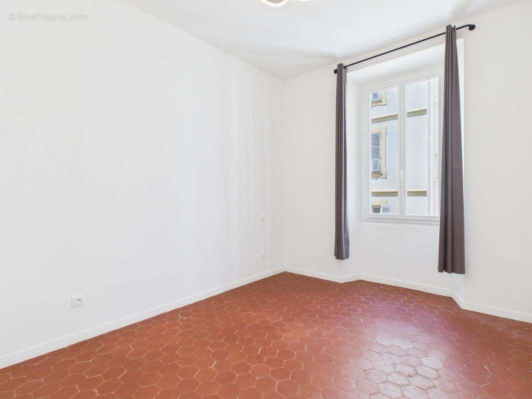 A vendre appartement f3 proche cours napoleon - photo 12