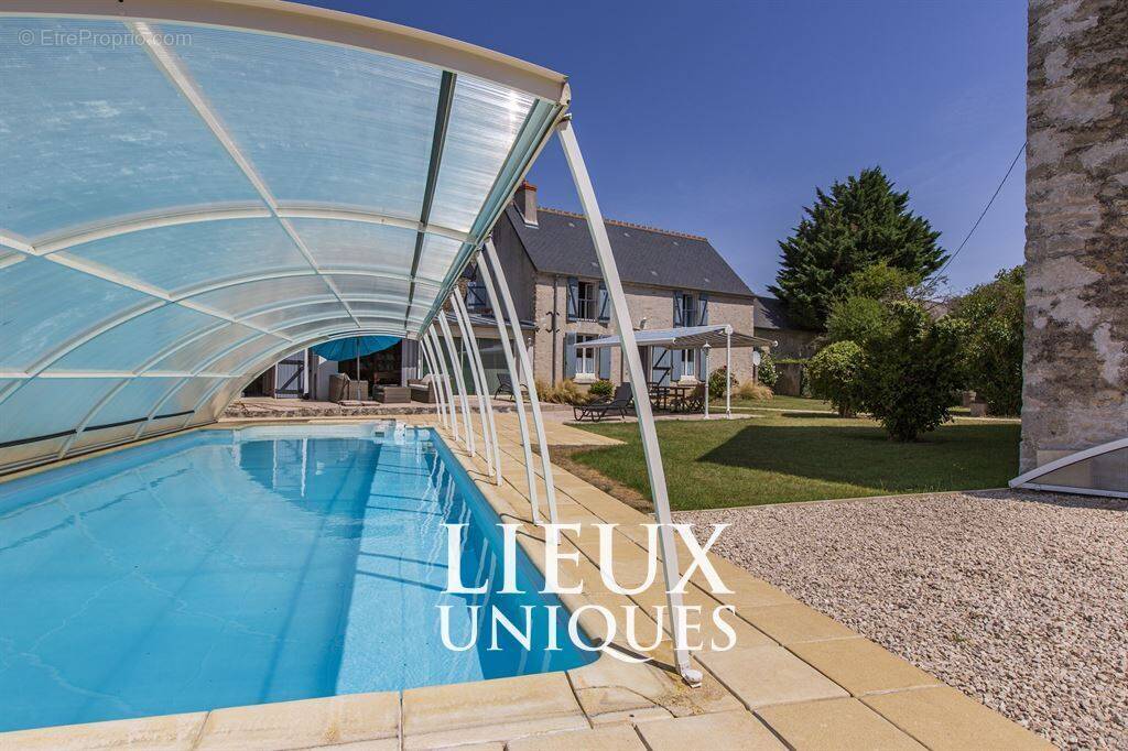 Maison à LA CHAPELLE-SAINT-MARTIN-EN-PLAINE