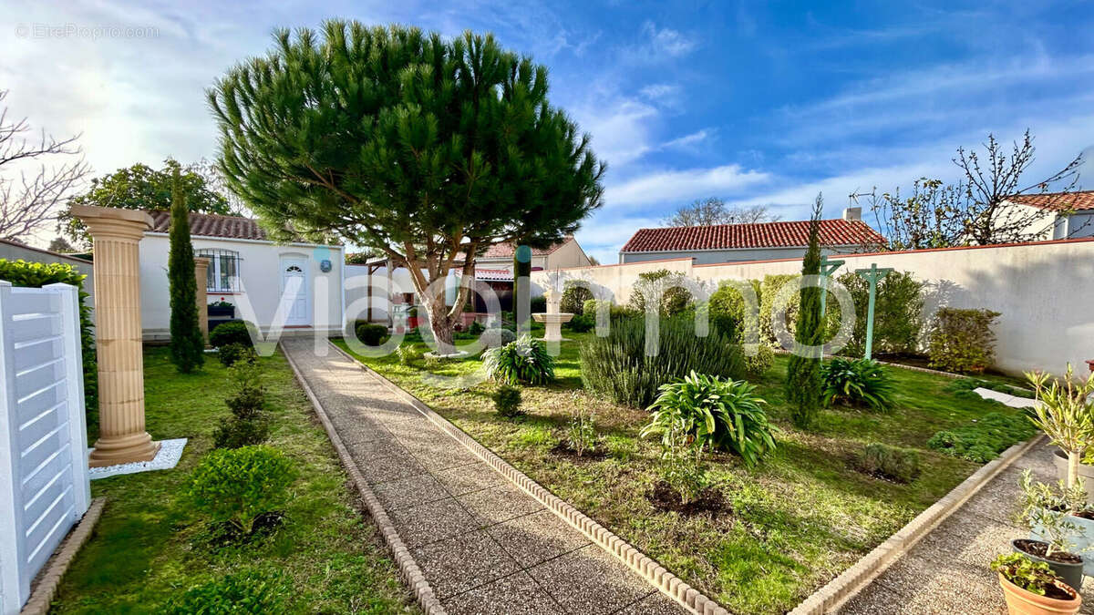 Maison à COMMEQUIERS