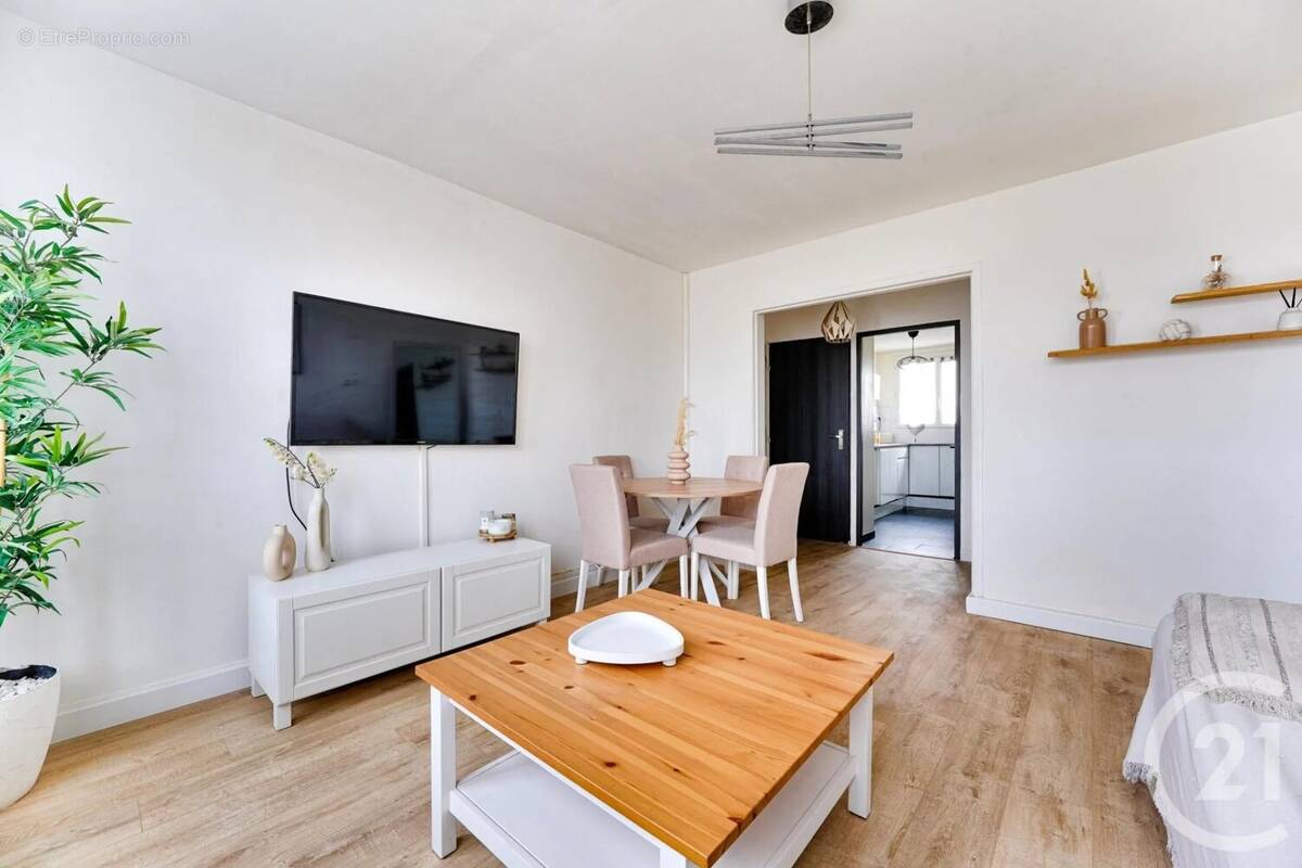 Appartement à LE PLESSIS-TREVISE