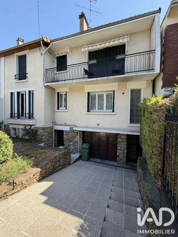 Appartement 72 m² à Villeneuve-Le-Roi  - photo 4
