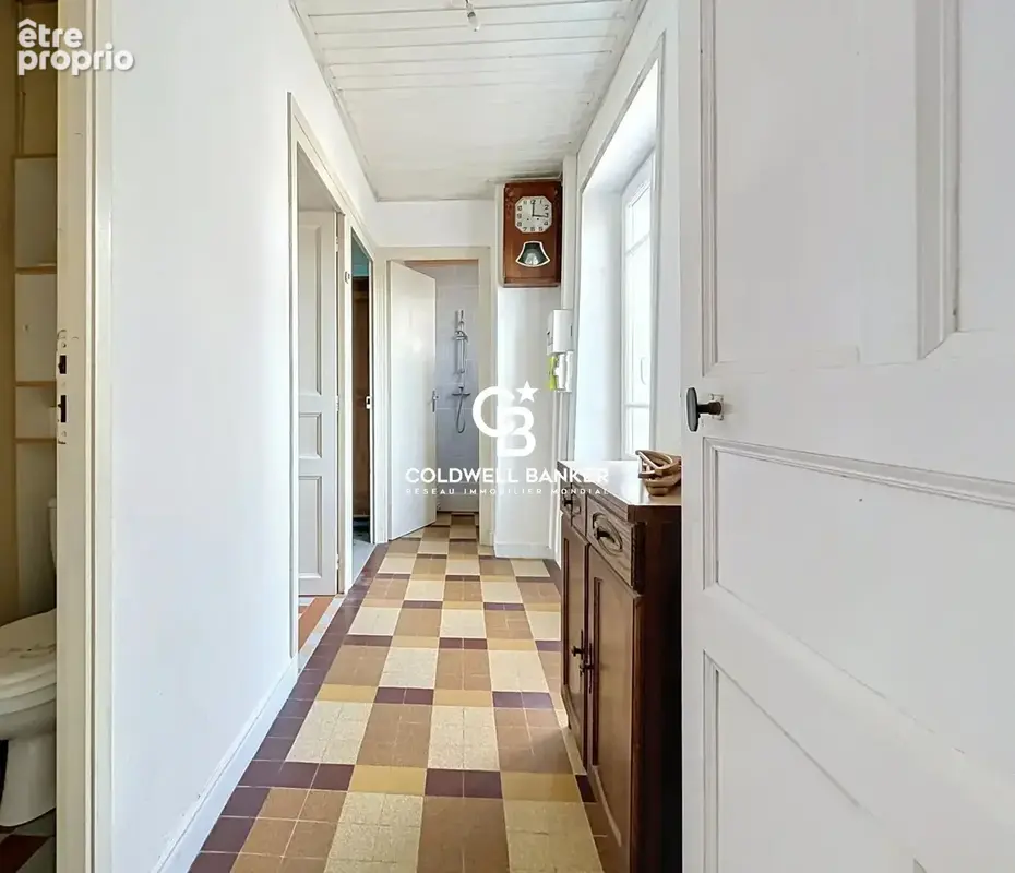 Une maison en pierre, dans le village des Conches entre nature et océan. - photo 6