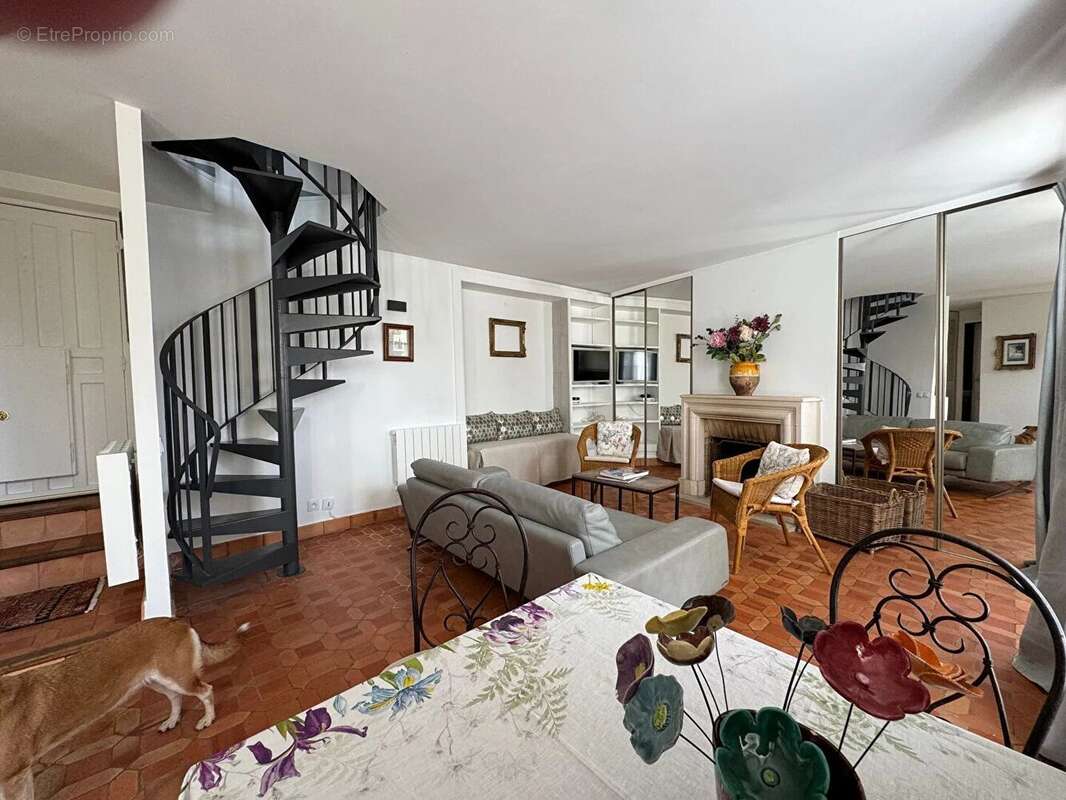 Maison à FEUCHEROLLES