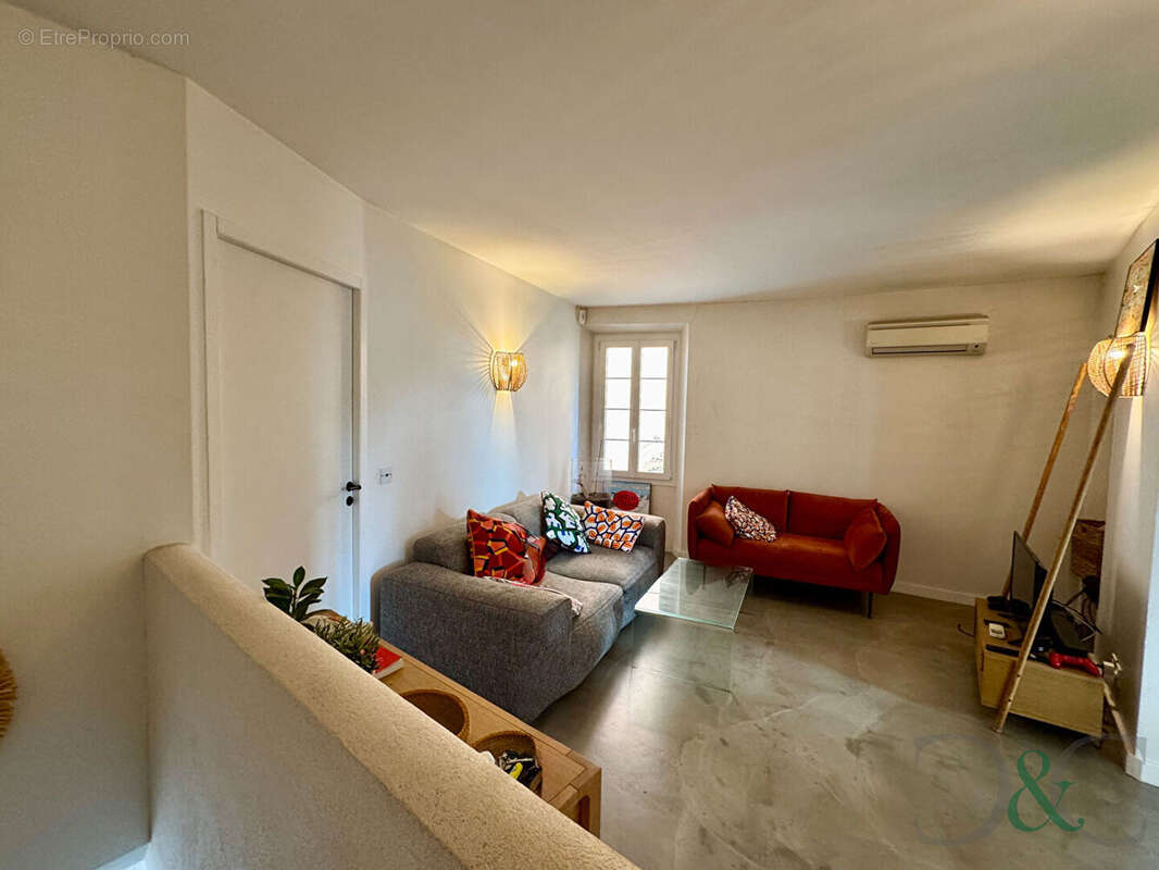 Maison à BORMES-LES-MIMOSAS