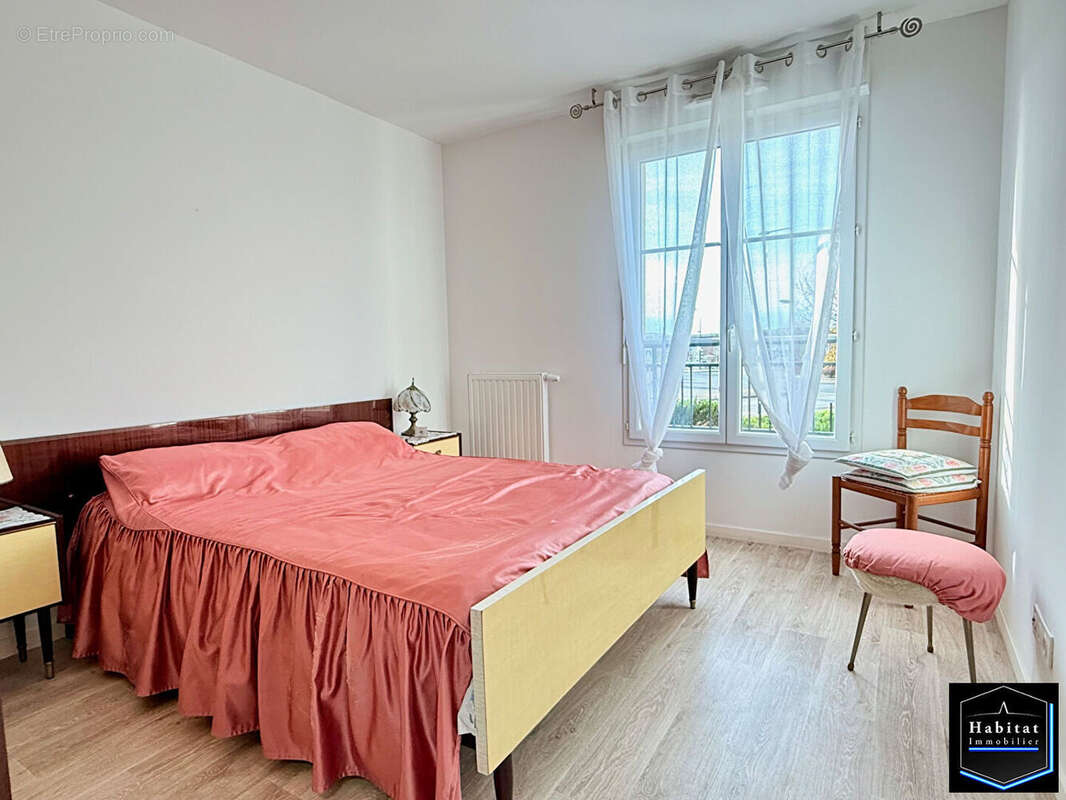 Appartement à LE PLESSIS-BELLEVILLE