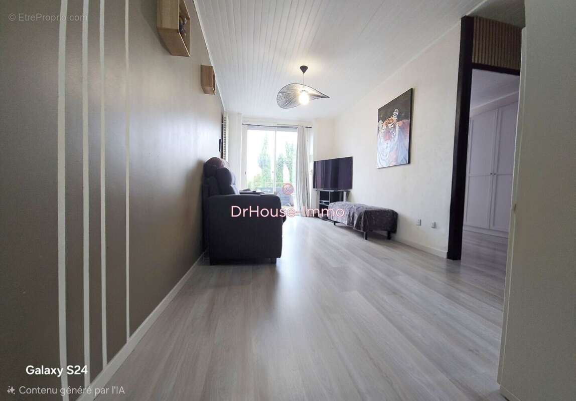 Appartement à SAINT-GENEST-LERPT