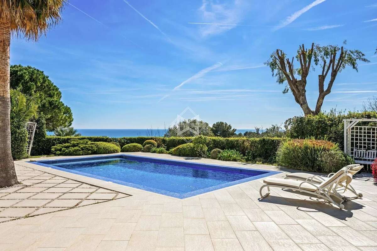 Maison à VILLENEUVE-LOUBET