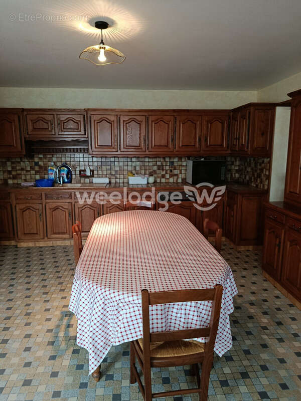 Commerce à LA PEROUILLE