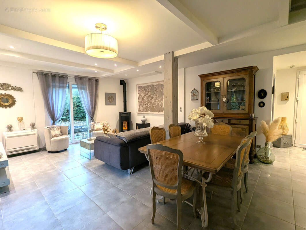 Maison à RIVIERES