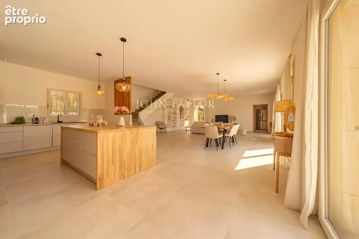 Superbe villa en pierre clé en main à vendre à Gordes – Luberon - photo 6