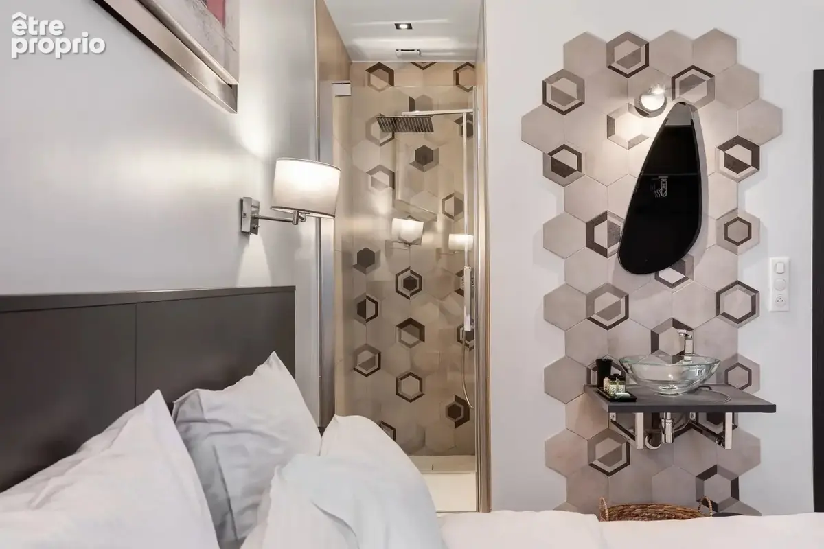 CANNES République - Appartement 3 pièces rénové - photo 8