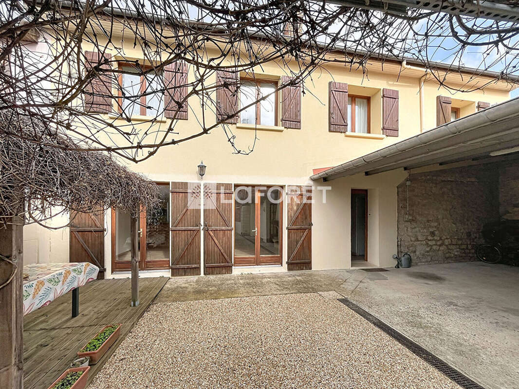 Maison à MORAINVILLIERS