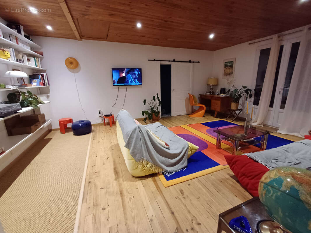 Maison à BAIGNES-SAINTE-RADEGONDE