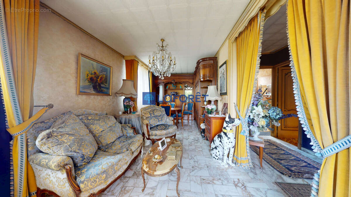 Maison à PARAY-VIEILLE-POSTE