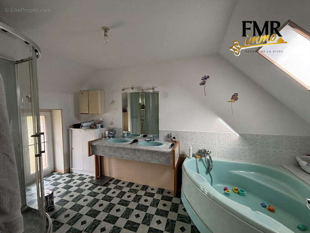 Maison à SAINT-PIERRE-SUR-DIVES