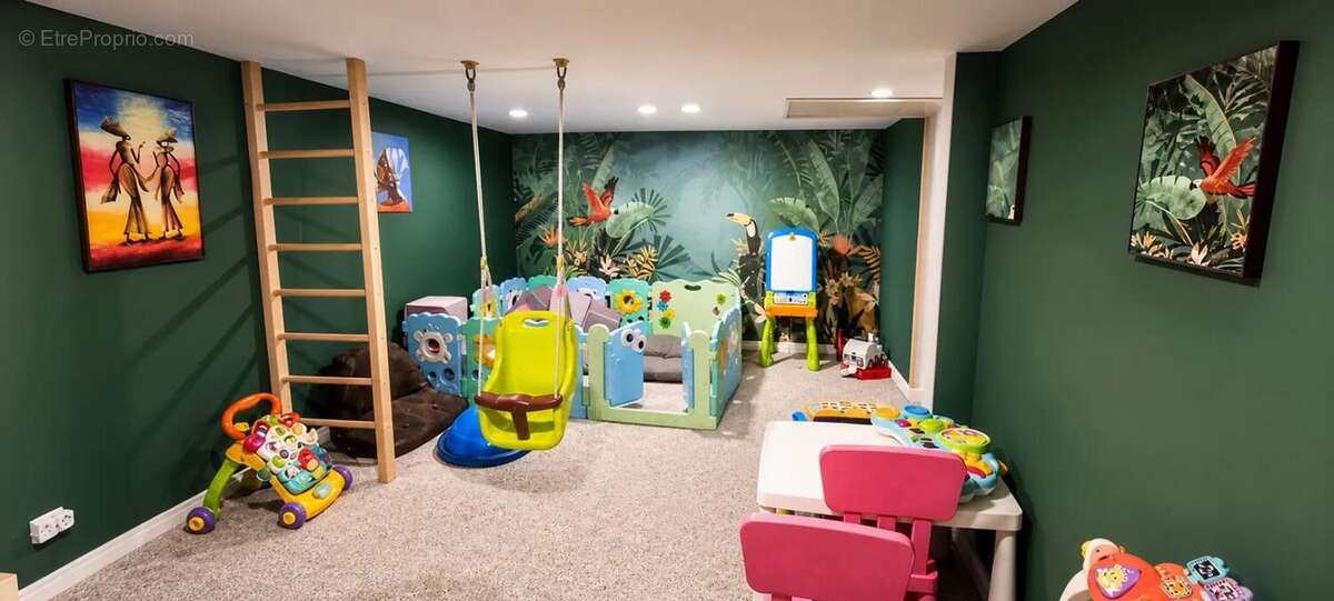 Maison de 10 pièces de 180 m² à Cholet - photo 16