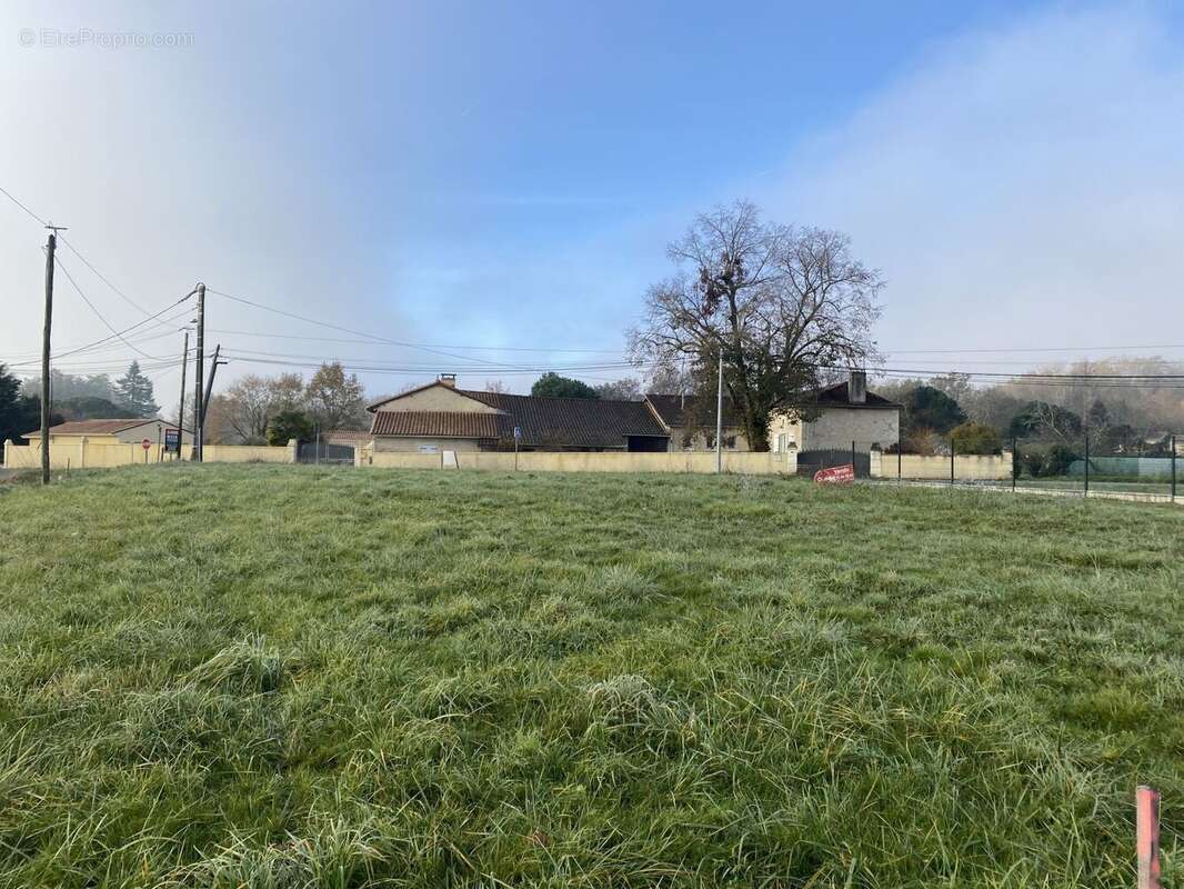 Terrain à bâtir de 950 m² à ANNESSE-ET-BEAULIEU (24) - photo 5