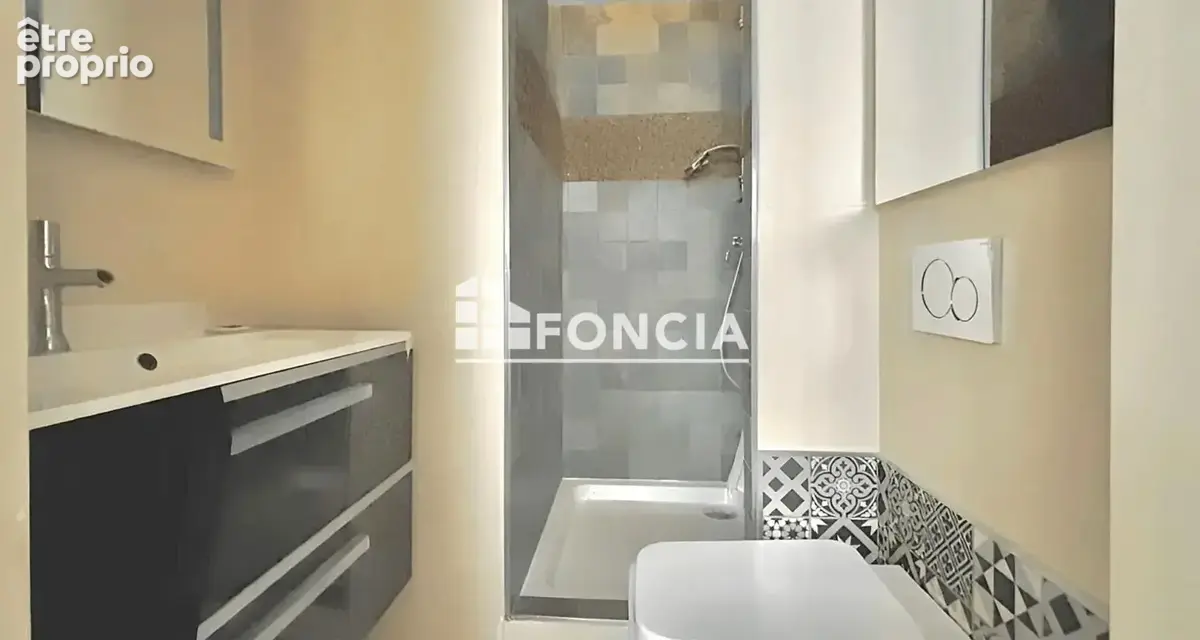 Paris ii - greneta / quartier montorgueil – 3p traversants avec superbe hauteur sous plafond - photo 6