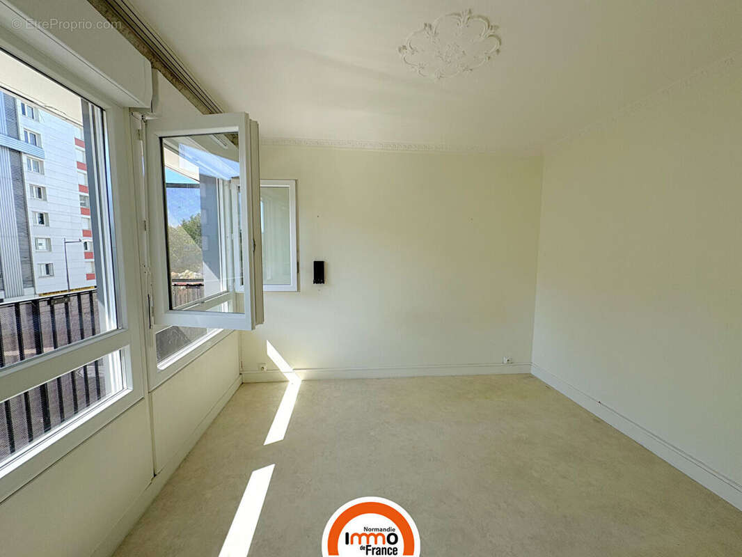 Appartement 69 m² - 2 chambres - Balcon - Ascenseur - DPE C - photo 4