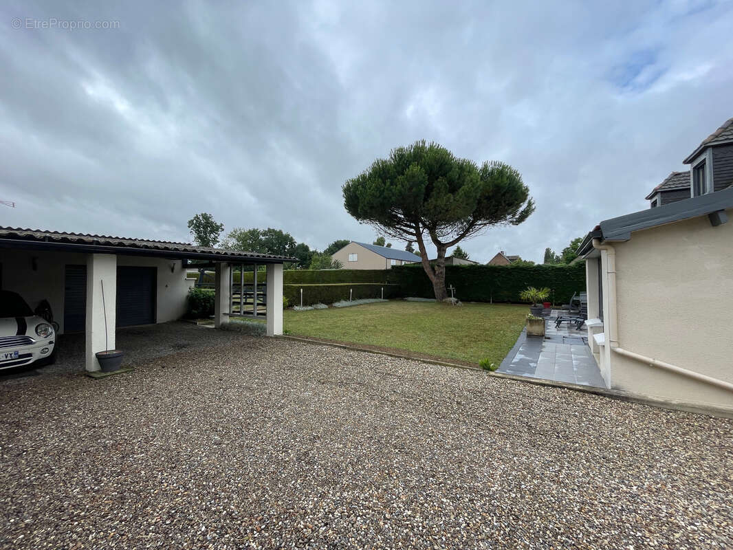 PAVILLON 200m2-Terrain 3083m2-Garage double-Installations équestre - photo 2