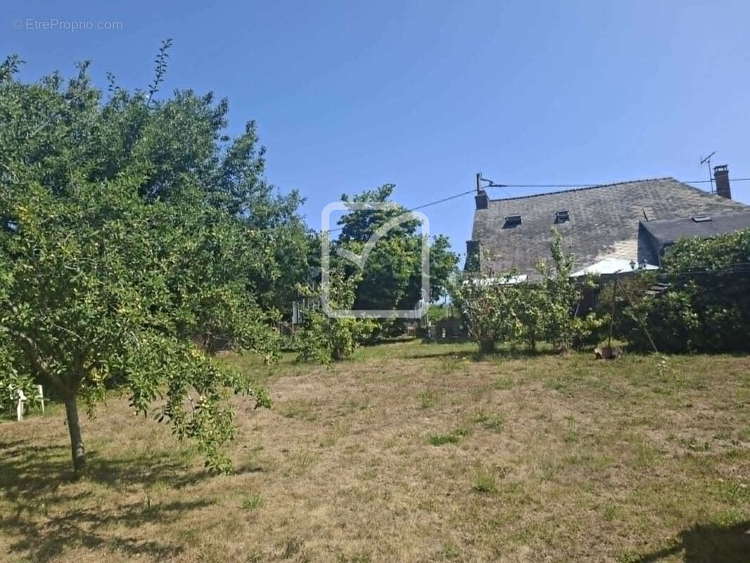 Maison individuelle en pierre, 136 m2, 4 chambres, terrain arboré clos de 1364 m2   Evriguet - photo 16