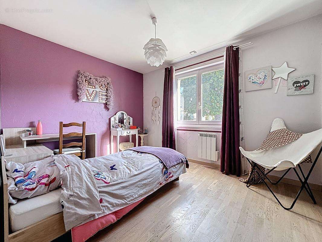 Maison à SALAISE-SUR-SANNE