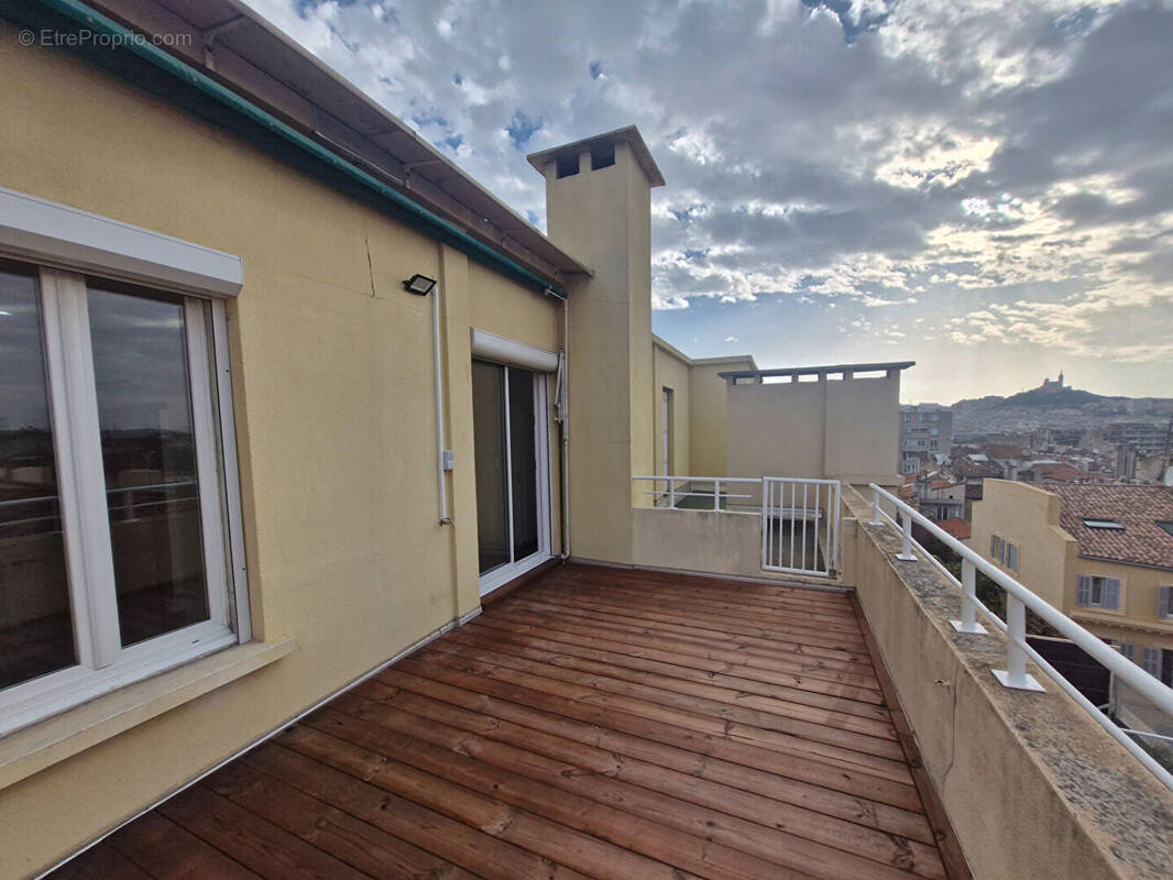 Appartement à MARSEILLE-1E
