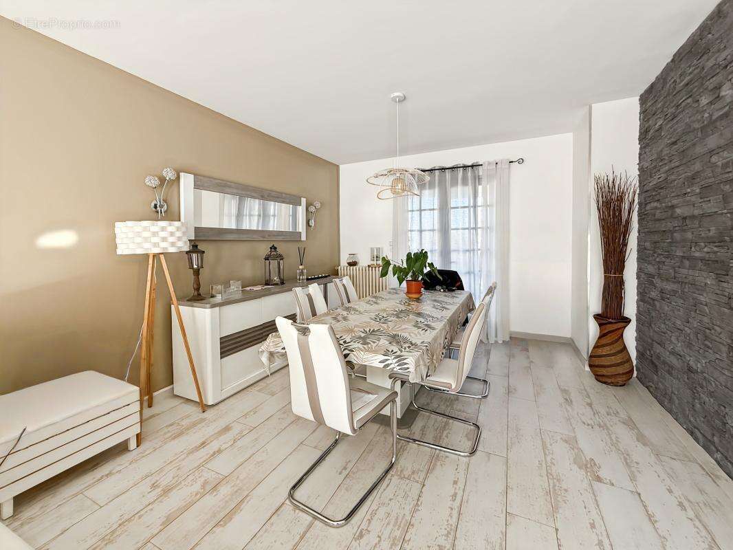 Maison à COULOUNIEIX-CHAMIERS