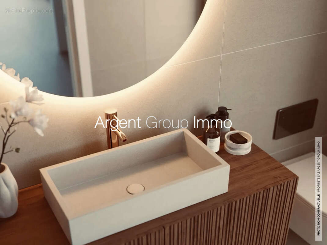 Appartement à BORMES-LES-MIMOSAS