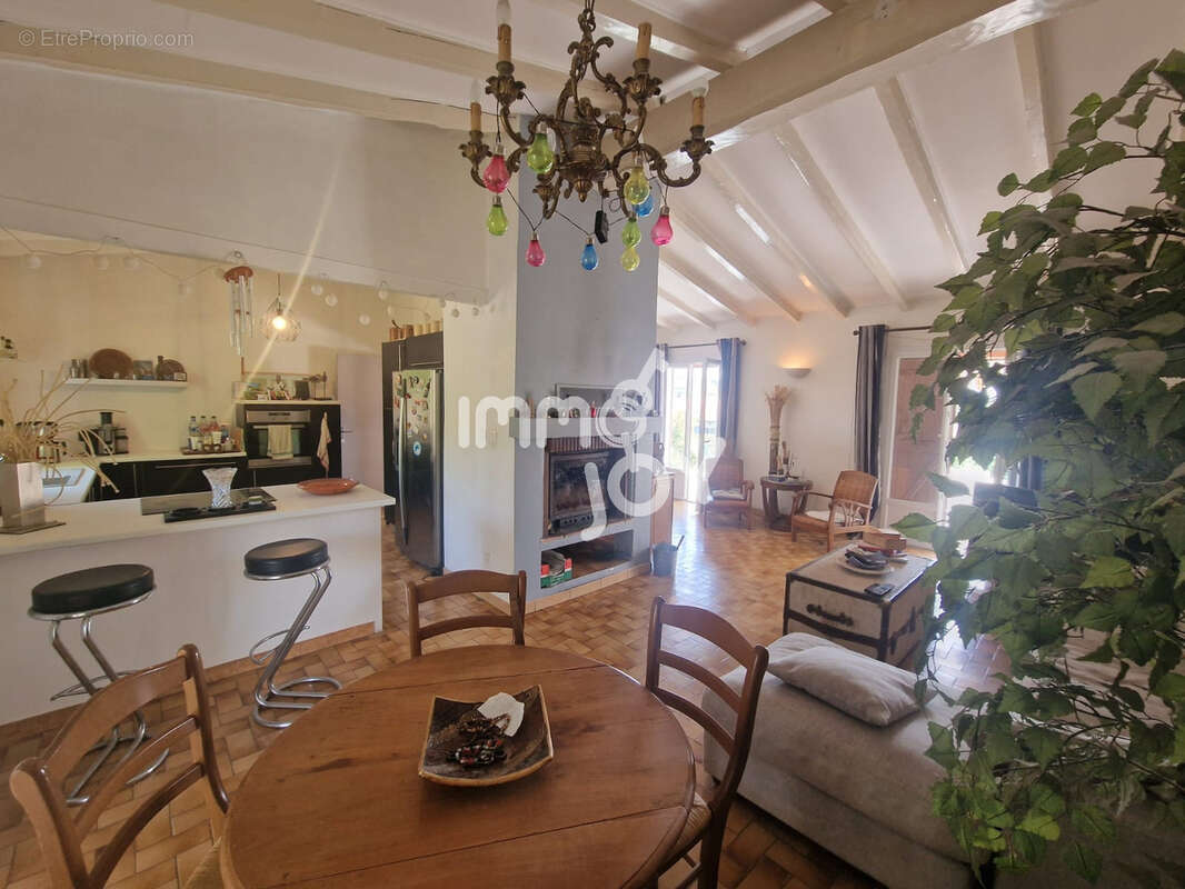Maison familiale spacieuse de 213 m2 à Salles d'Aude, proche des plages - photo 5