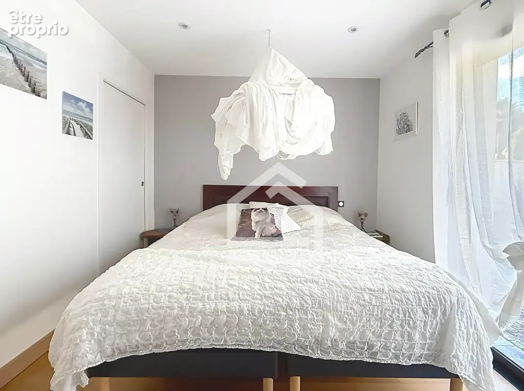 Maison contemporaine de 198 m2, 5 chambres, piscine et double garage - photo 20