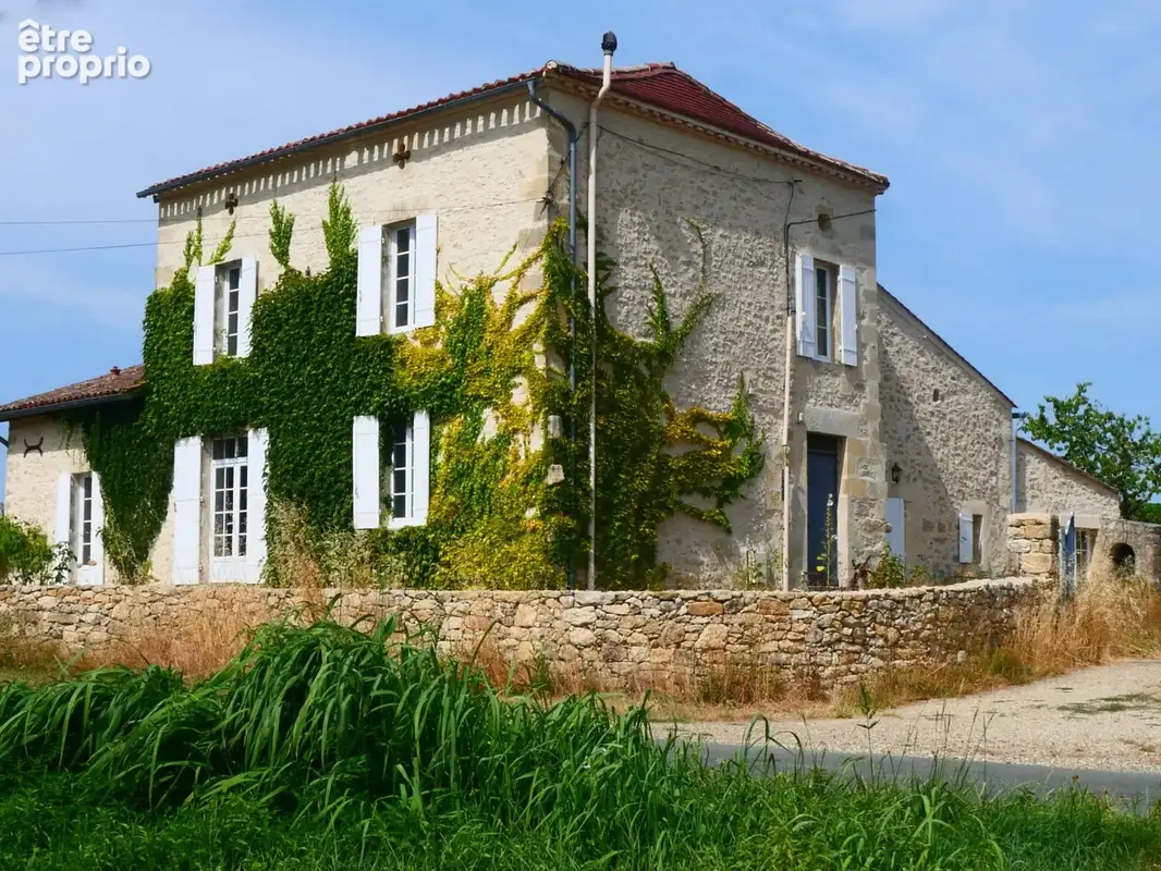 Maison à MASSUGAS