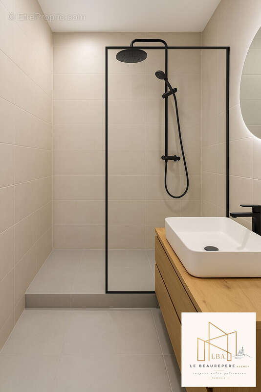 Appartement 60 m² à Istres  - photo 4