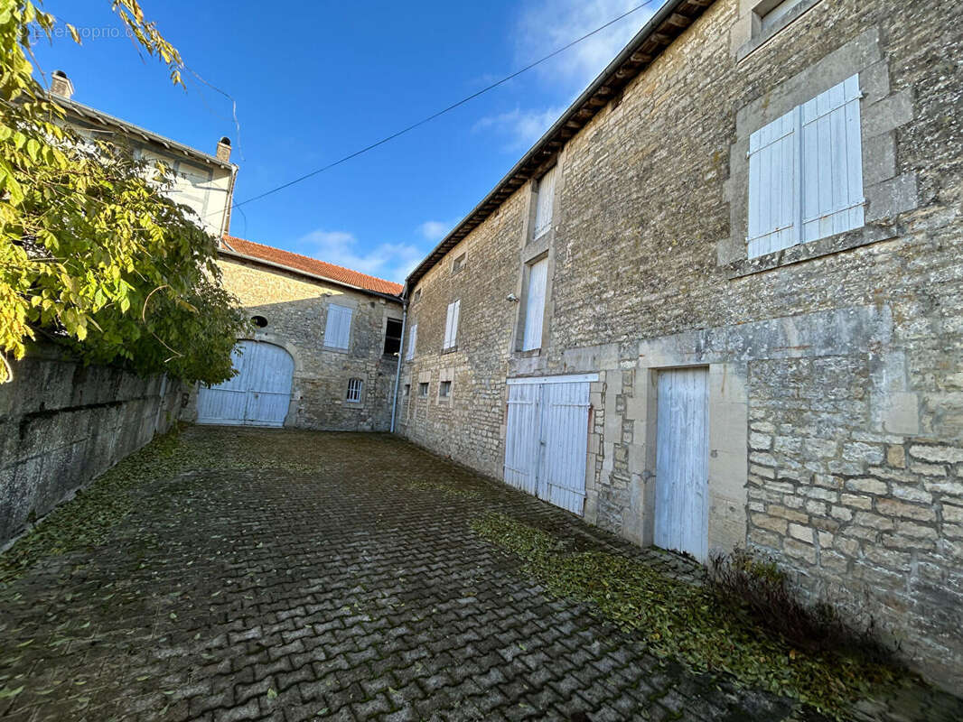 Maison à COUSANCES-LES-FORGES