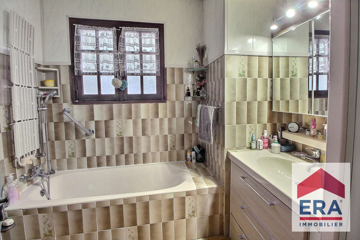 Maison à BAGNOLS-SUR-CEZE