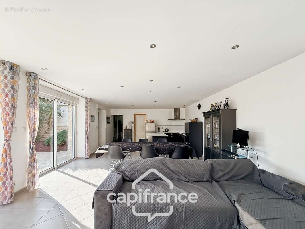 Proche PONTIVY - Maison familiale 5 chambres avec double garage - photo 5