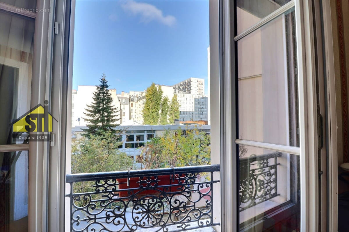 Appartement à PARIS-14E