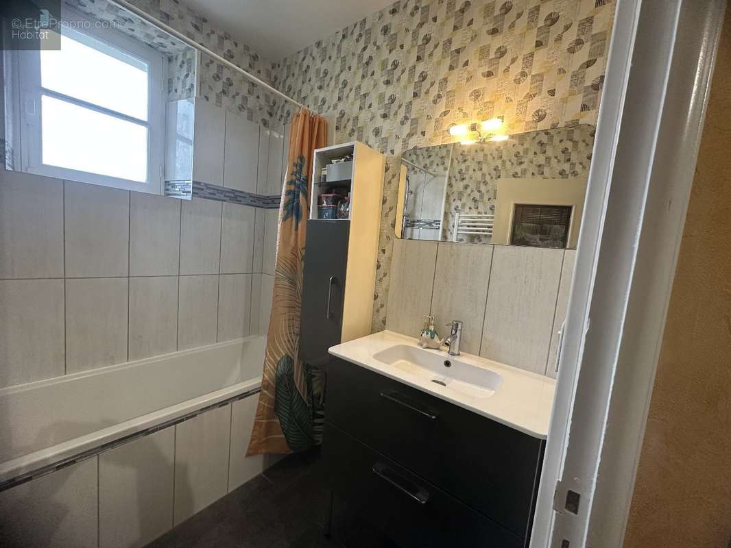 Maison à SAINT-SANTIN-DE-MAURS