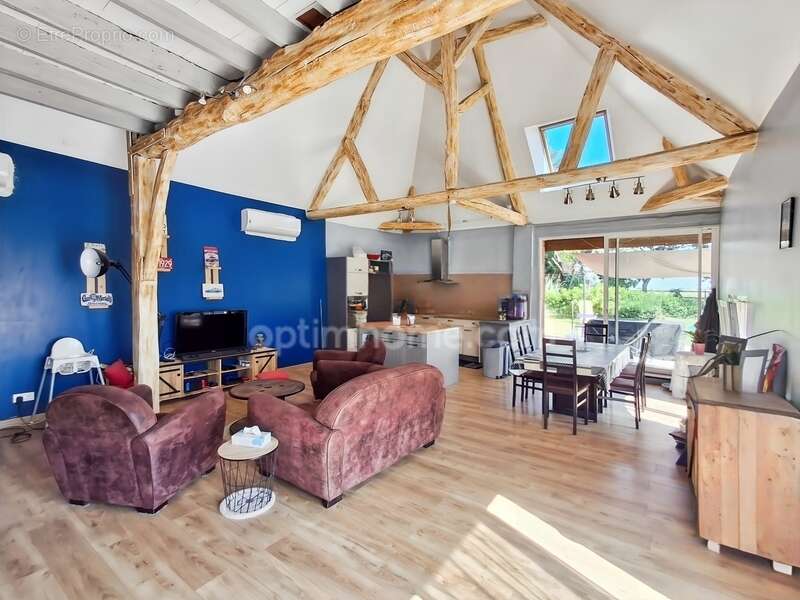 Maison à TREMBLAY-LES-VILLAGES