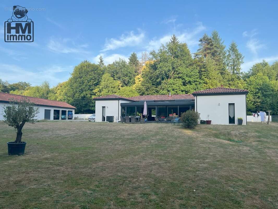 Maison 228 m² à Thouron  - photo 3
