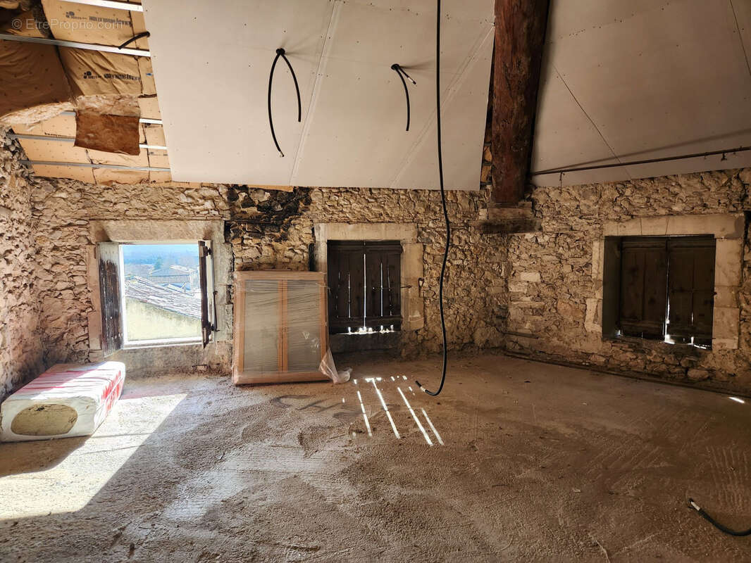 Appartement à PONT-SAINT-ESPRIT