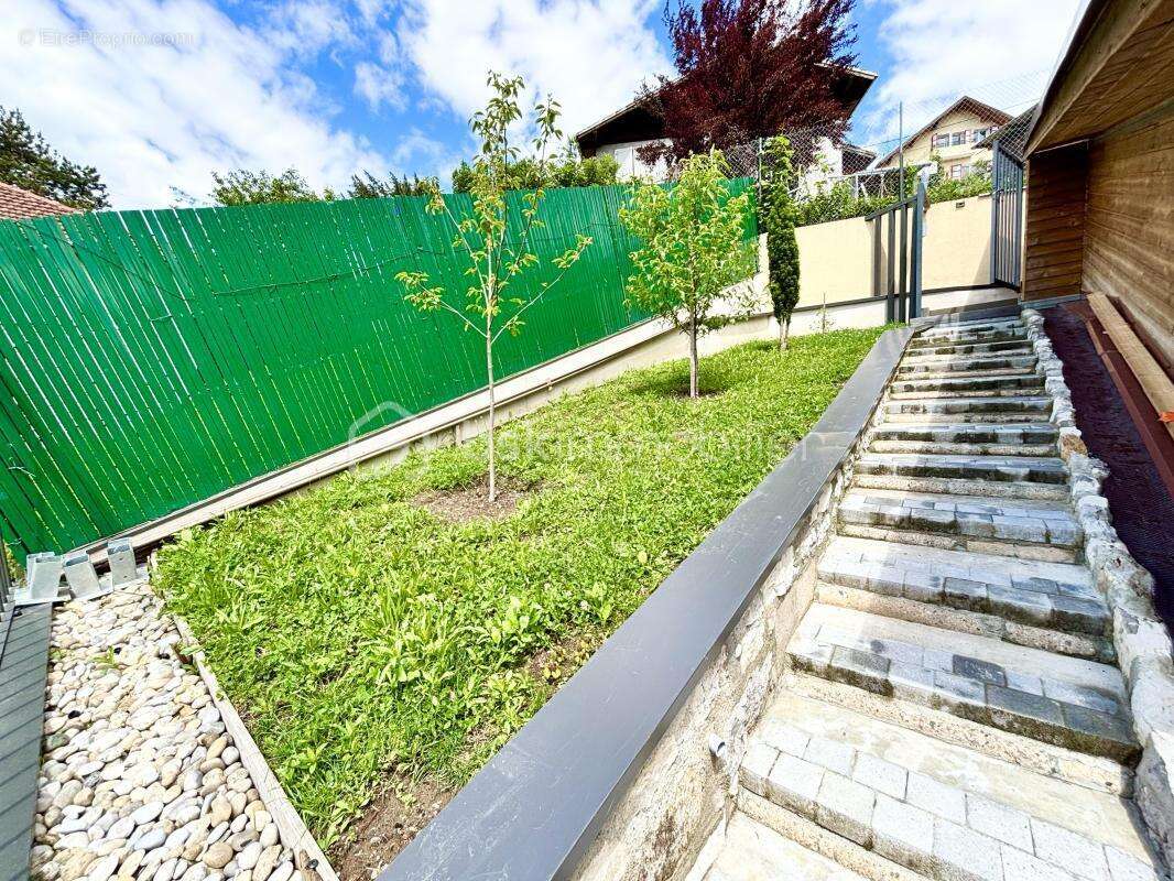 Immeuble rénové avec jardin, terrasses et fort potentiel – Chambéry - photo 5