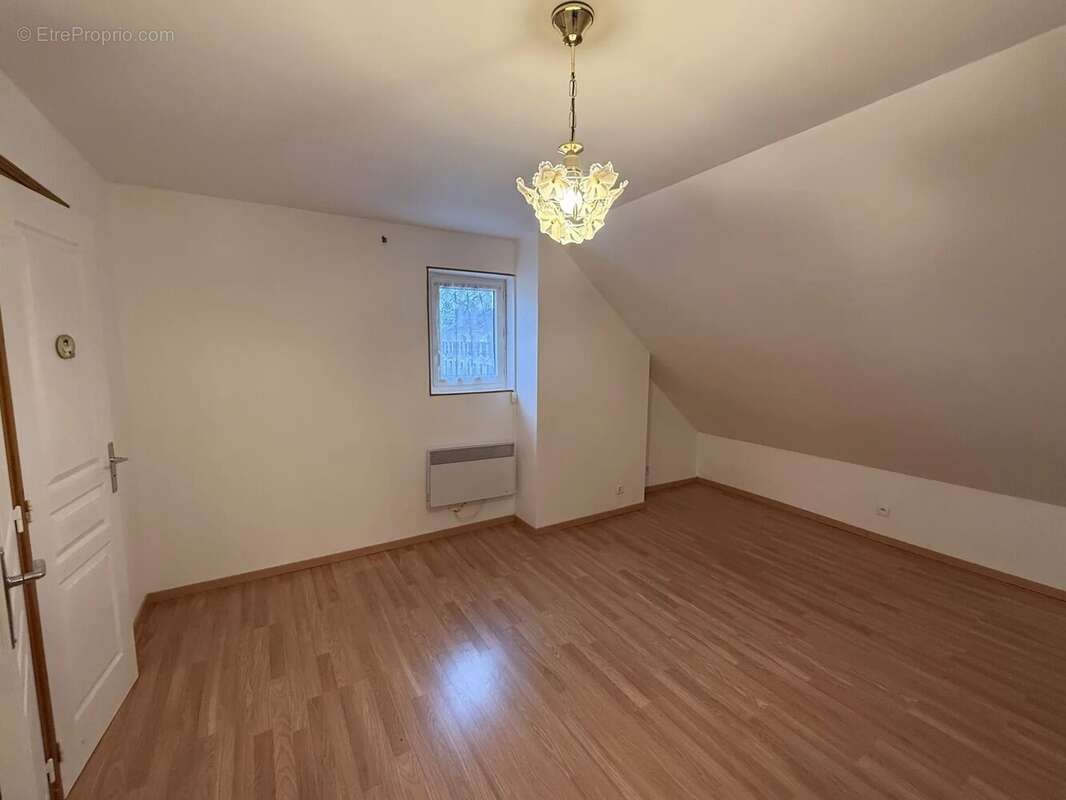 Maison à VILLENEUVE-L'ARCHEVEQUE