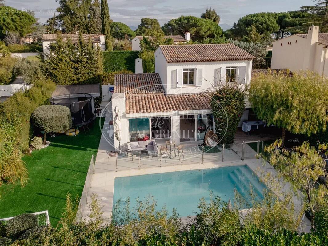 Maison à VILLENEUVE-LOUBET