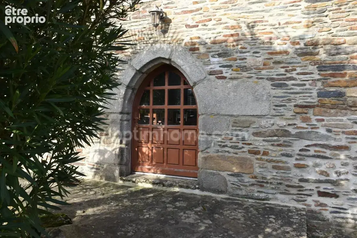 Ensemble immobilier en pierres sur vaste terrain paysagé - photo 14